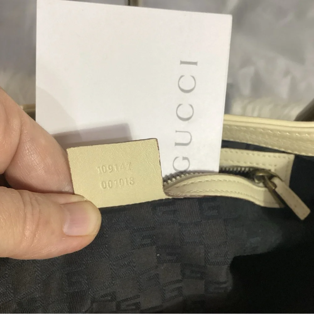 GUCCI Cream Calf Skin Leather Drawstring Hobo Shoulder Bag 109147